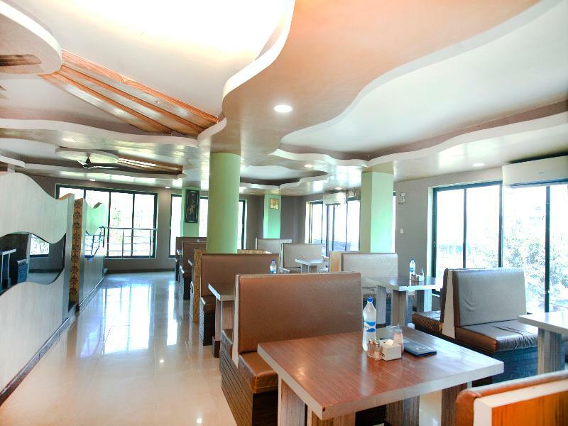 Oyo 343 Pop Life Hotel Banke Exterior photo